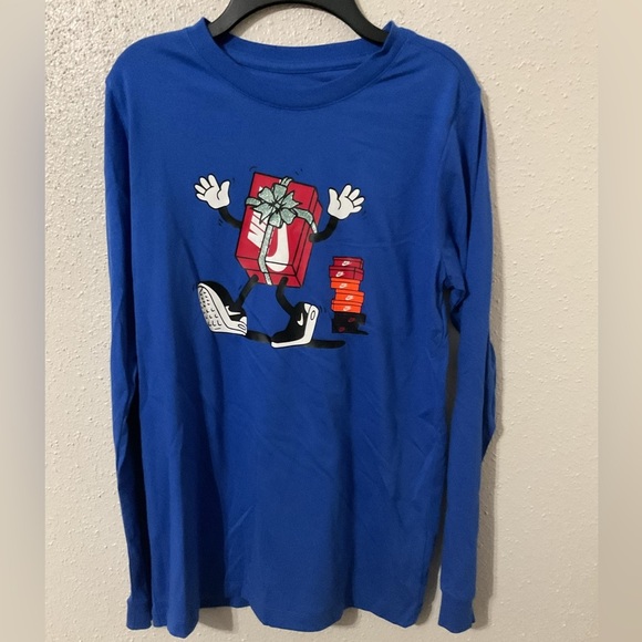 Nike Big Kids Sportswear Printed Long-Sleeve T-Shirt Sizes M and XL - Picture 4 of 5